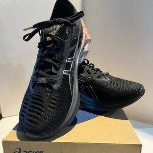 ASICS NOVABLAST Platinum Neutral Running Shoe